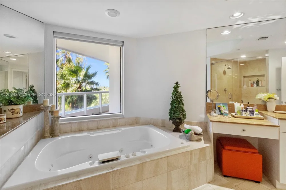 21050 Point Pl #604 Aventura, FL 33180