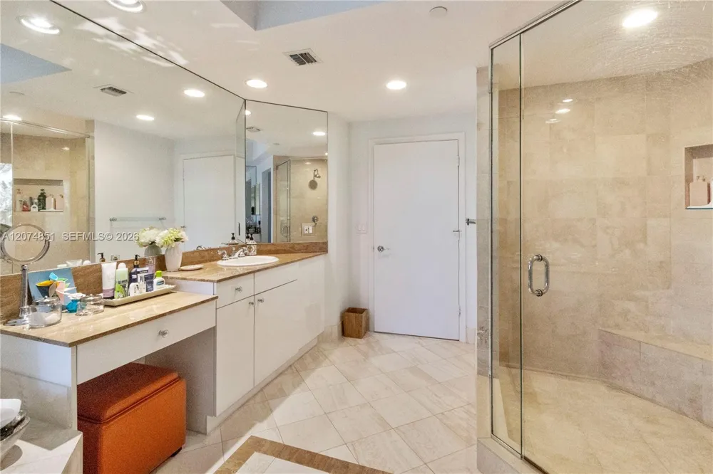 21050 Point Pl #604 Aventura, FL 33180