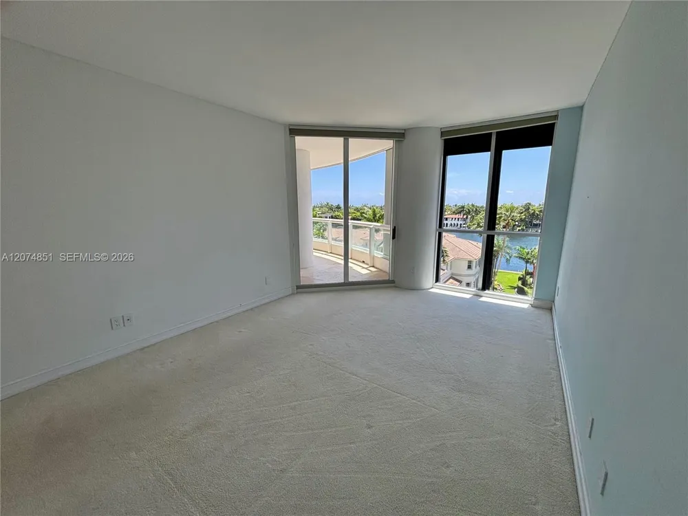 21050 Point Pl #604 Aventura, FL 33180