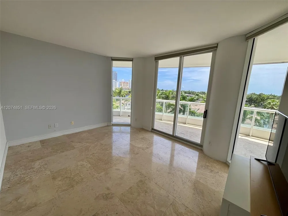 21050 Point Pl #604 Aventura, FL 33180