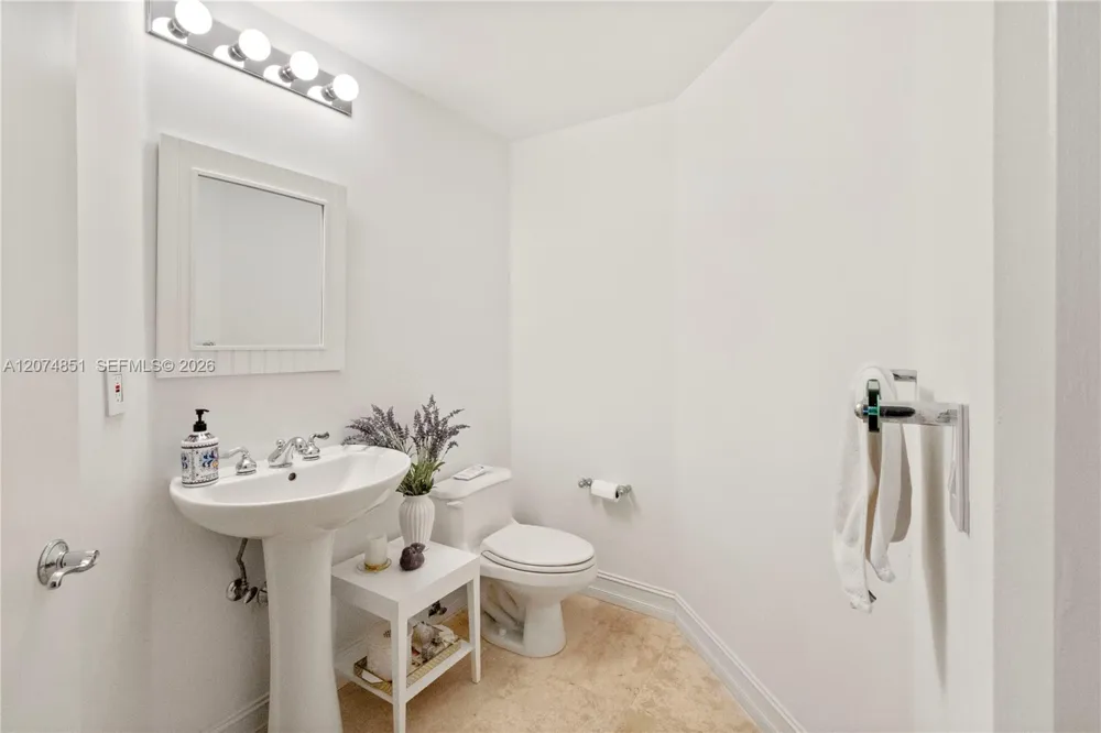 21050 Point Pl #604 Aventura, FL 33180