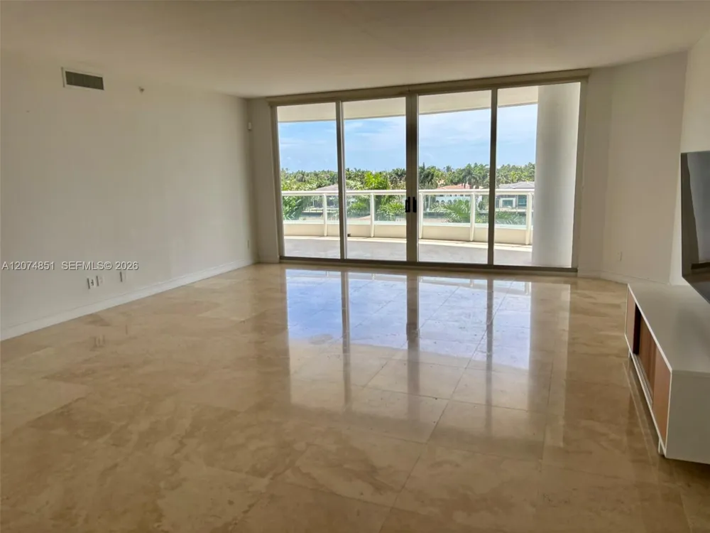 21050 Point Pl #604 Aventura, FL 33180