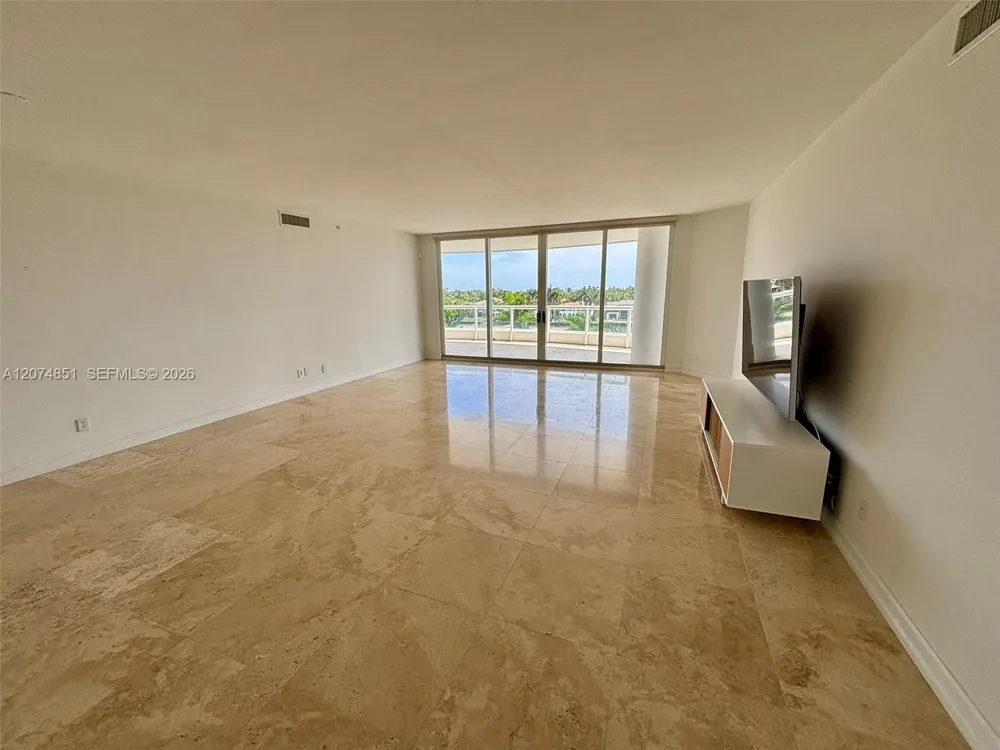 21050 Point Pl #604 Aventura, FL 33180