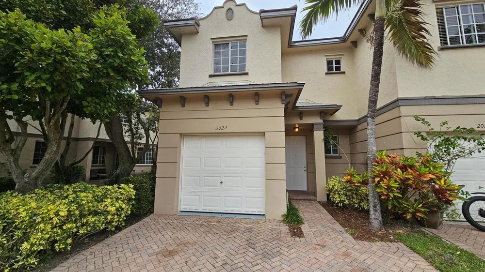 2022 ISLAND DRIVE Riviera Beach, FL 33404