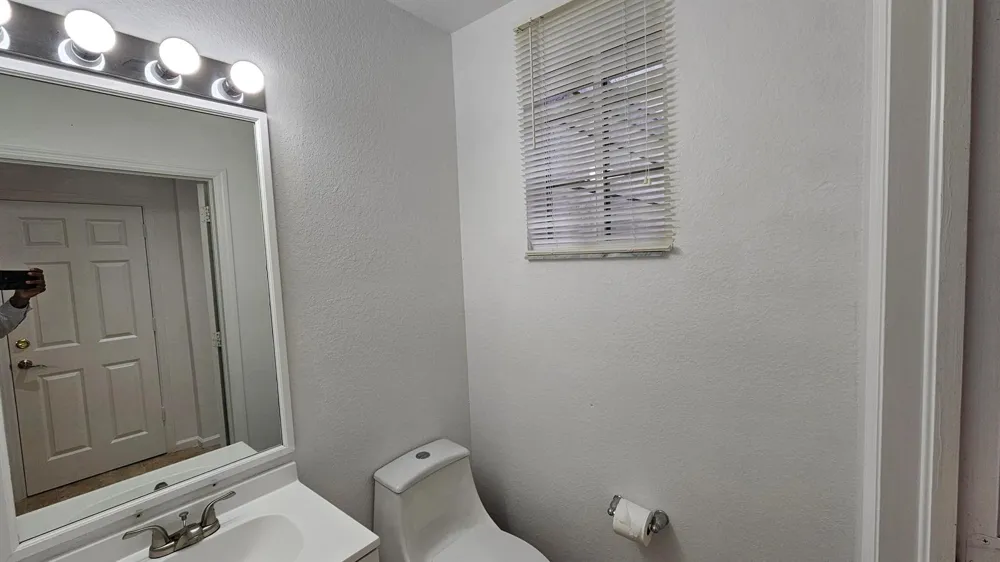 2022 ISLAND DRIVE Riviera Beach, FL 33404