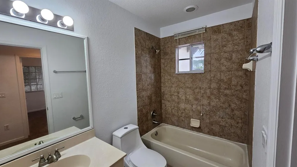 2022 ISLAND DRIVE Riviera Beach, FL 33404
