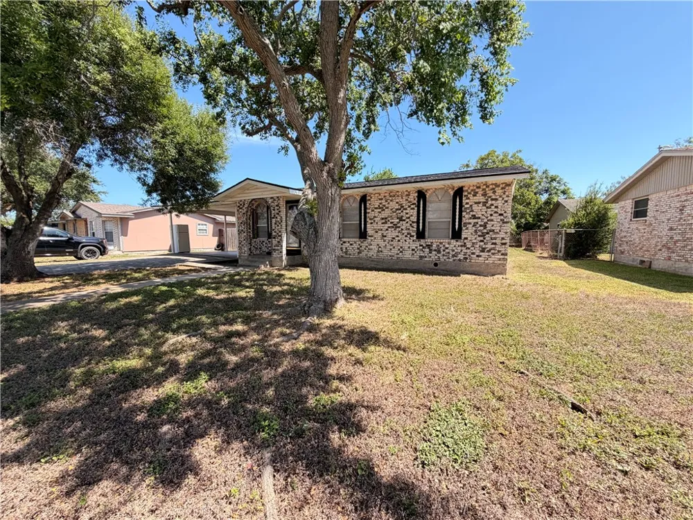1018 Northcliff Drive Portland, TX 78374