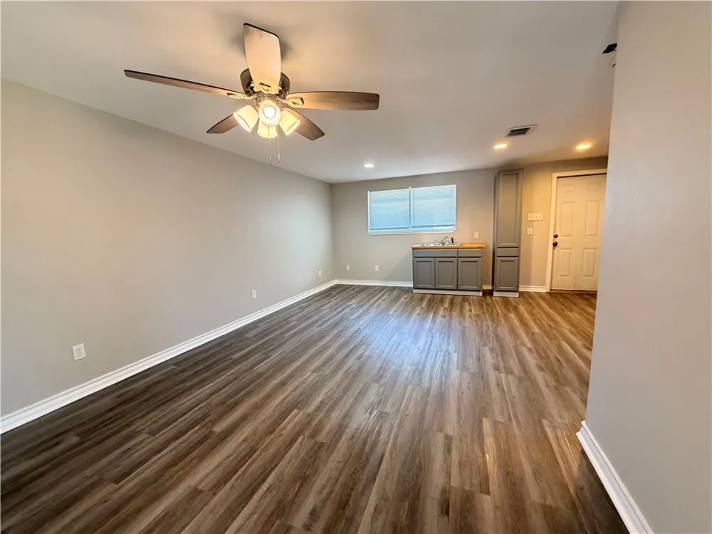 1018 Northcliff Drive Portland, TX 78374