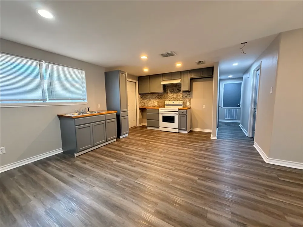 1018 Northcliff Drive Portland, TX 78374