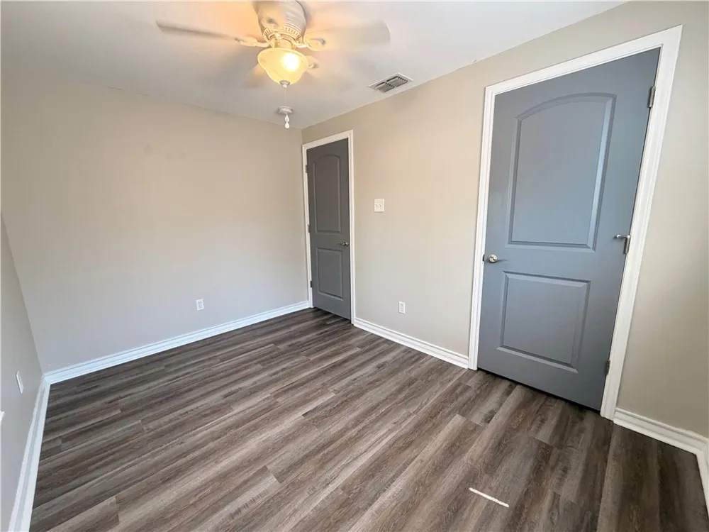1018 Northcliff Drive Portland, TX 78374
