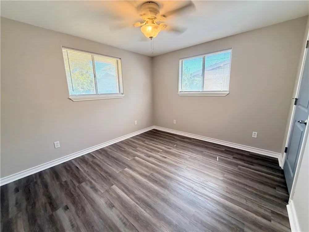 1018 Northcliff Drive Portland, TX 78374