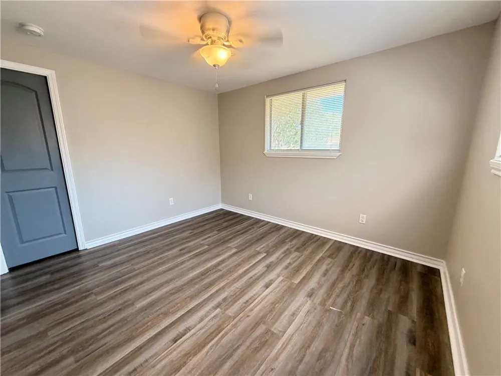 1018 Northcliff Drive Portland, TX 78374