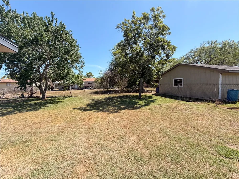 1018 Northcliff Drive Portland, TX 78374