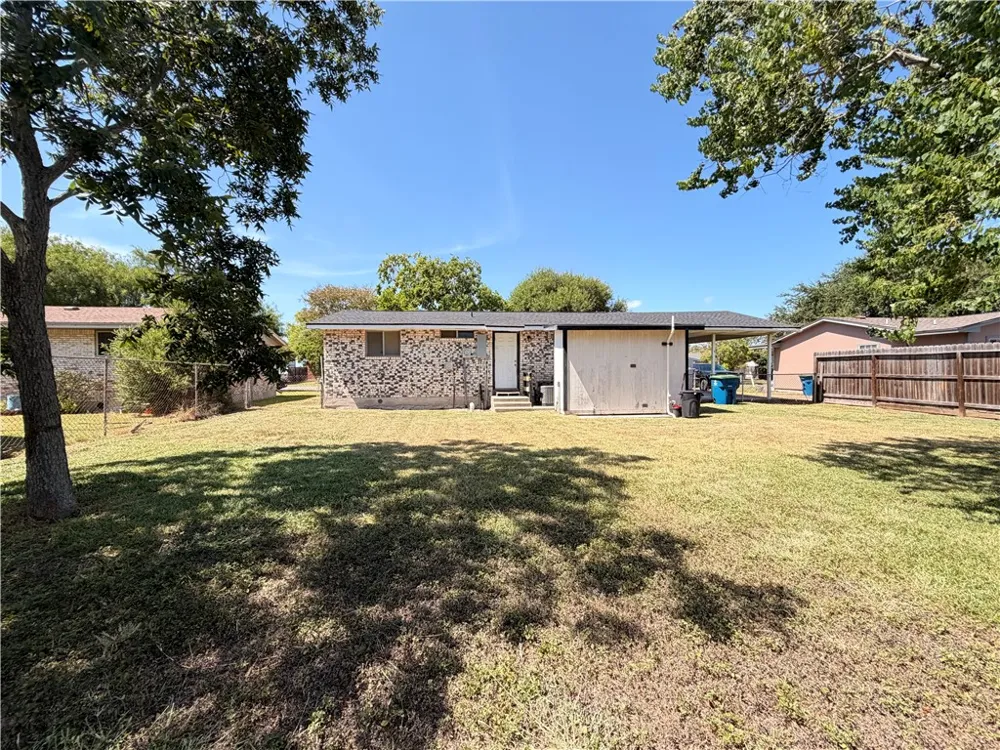 1018 Northcliff Drive Portland, TX 78374