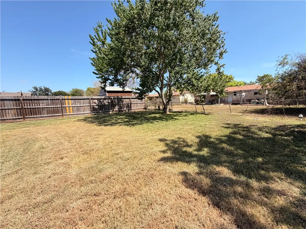 1018 Northcliff Drive Portland, TX 78374