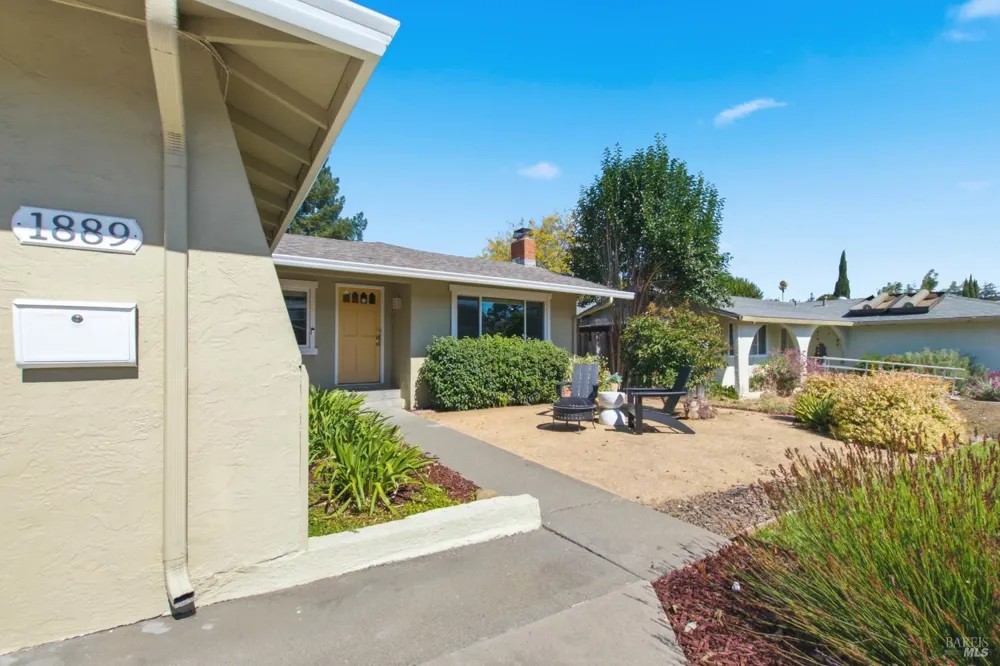 1889 Lindo Street Benicia, CA 94510