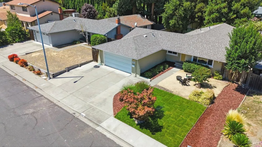 1889 Lindo Street Benicia, CA 94510
