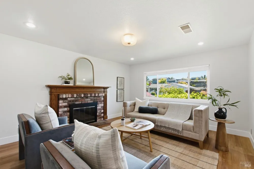 1889 Lindo Street Benicia, CA 94510