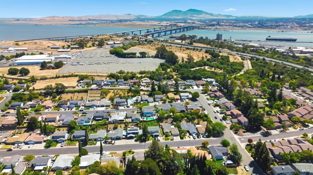 1889 Lindo Street Benicia, CA 94510