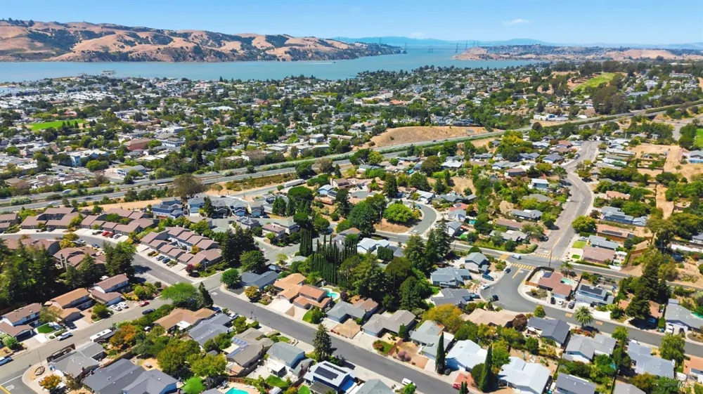 1889 Lindo Street Benicia, CA 94510