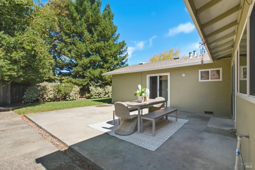 1889 Lindo Street Benicia, CA 94510
