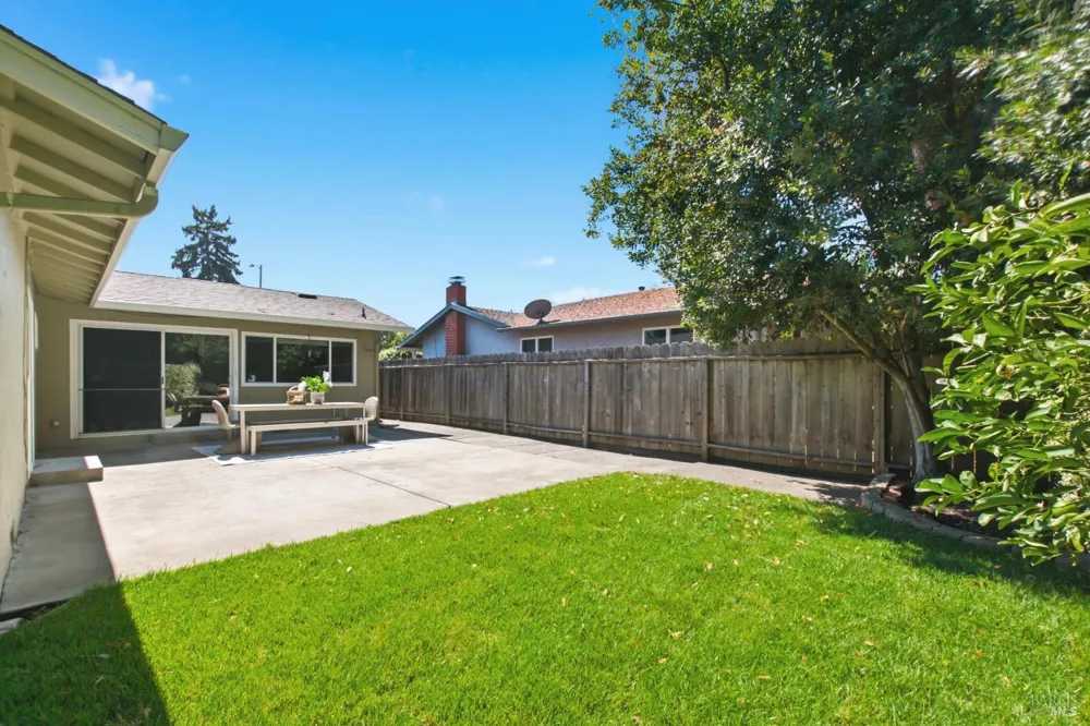 1889 Lindo Street Benicia, CA 94510