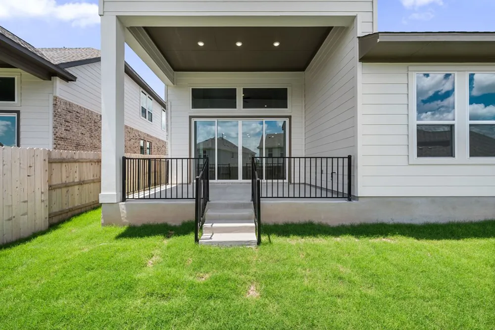600 Lariat Loop Liberty Hill, TX 78642