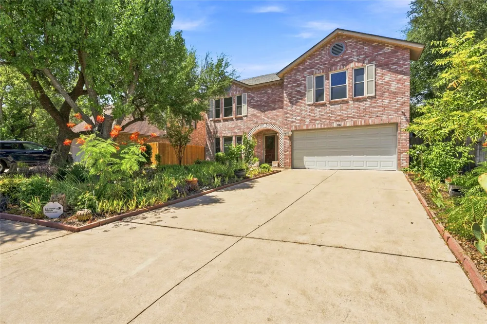 901 Dogwood Trail Cedar Park, TX 78613
