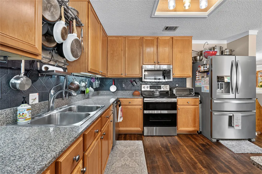 901 Dogwood Trail Cedar Park, TX 78613