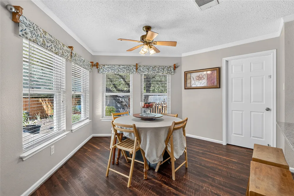 901 Dogwood Trail Cedar Park, TX 78613