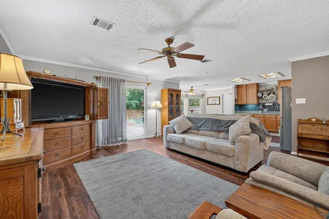 901 Dogwood Trail