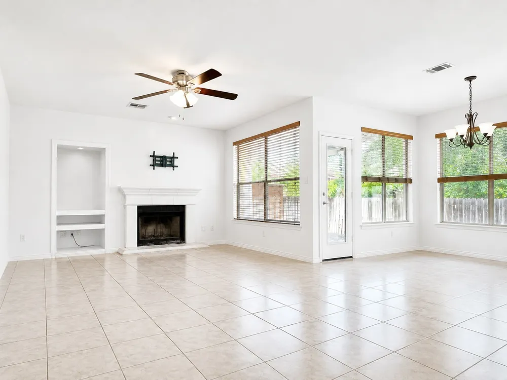 9412 Lightwood Cove Austin, TX 78748