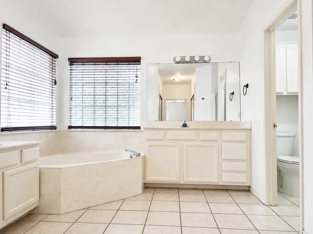 9412 Lightwood Cove Austin, TX 78748