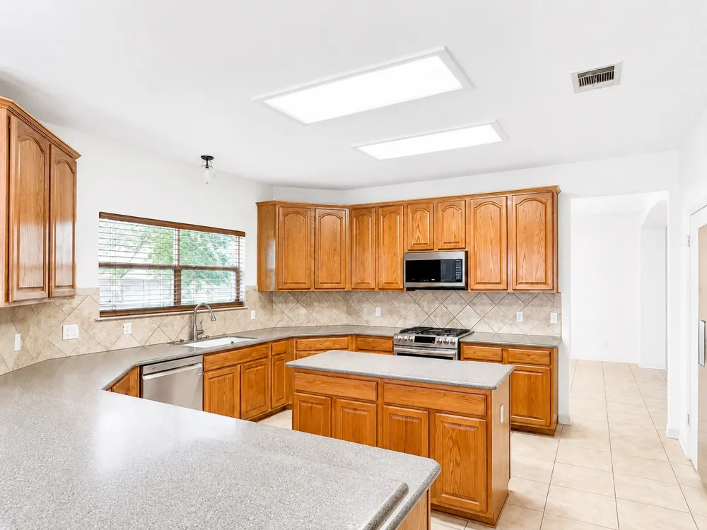 9412 Lightwood Cove Austin, TX 78748