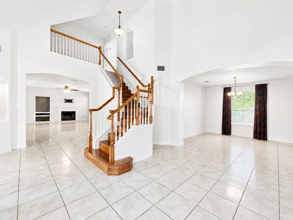 9412 Lightwood Cove Austin, TX 78748