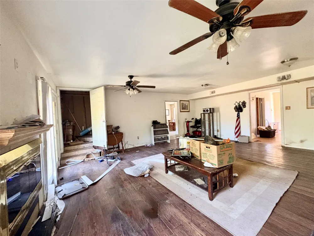 448 Norwood Drive Woodway, TX 76712