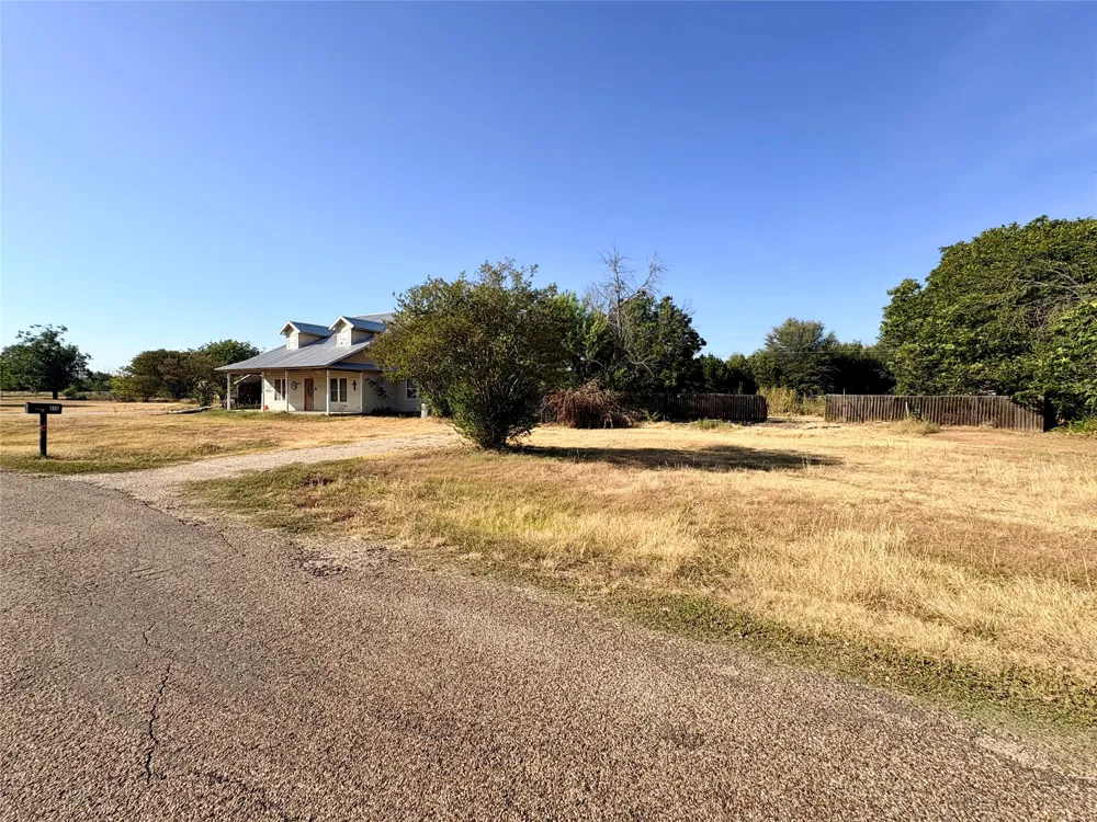 448 Norwood Drive Woodway, TX 76712