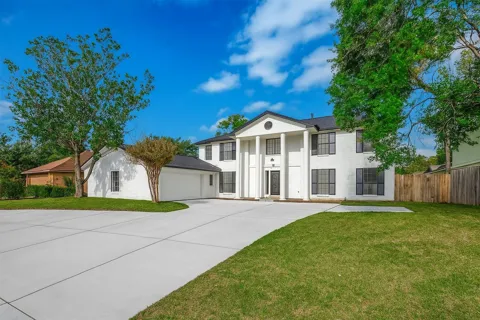 3102 Glenn Lakes Lane