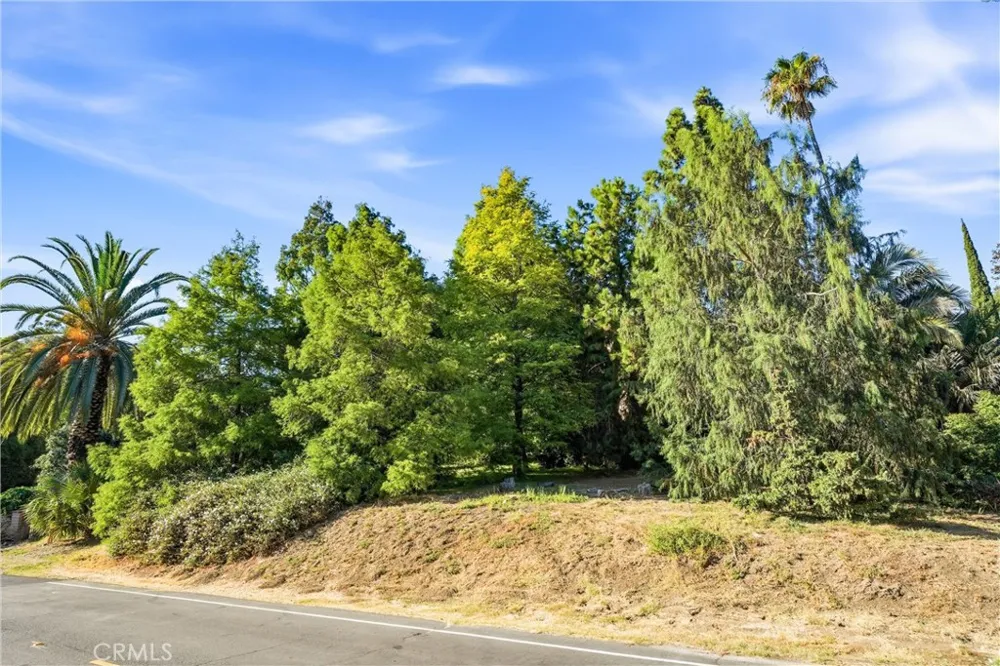 1749 West La Habra Heights, CA 90631