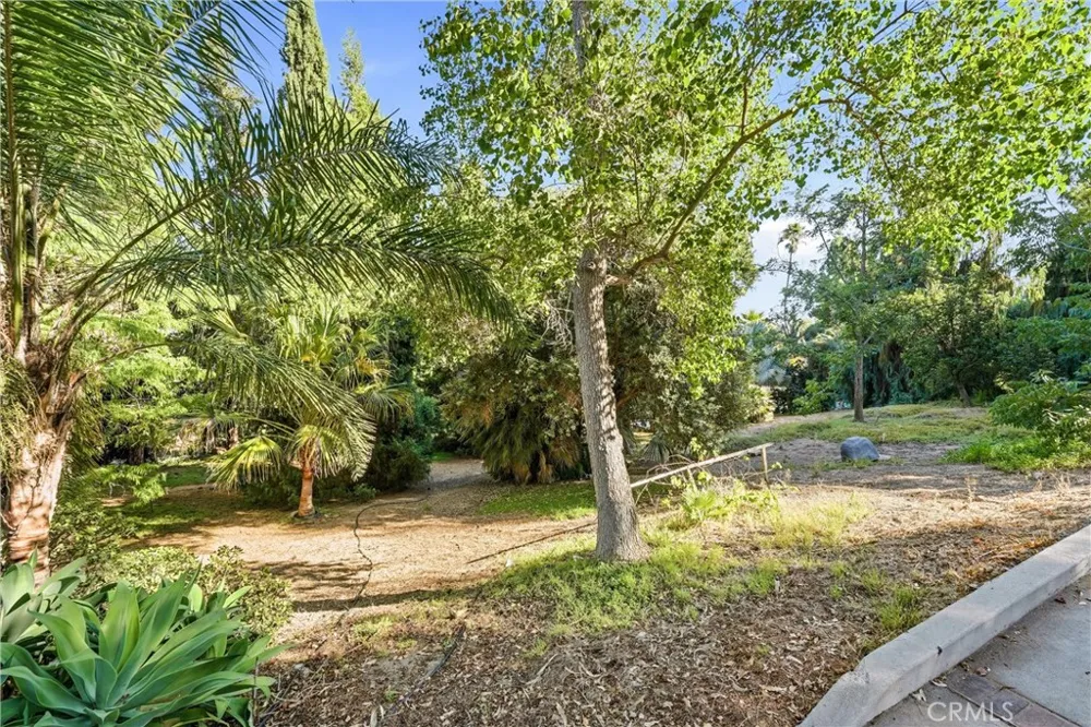 1749 West La Habra Heights, CA 90631