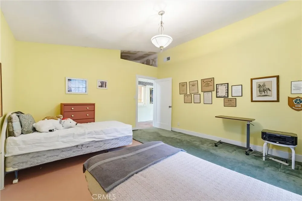 1749 West La Habra Heights, CA 90631