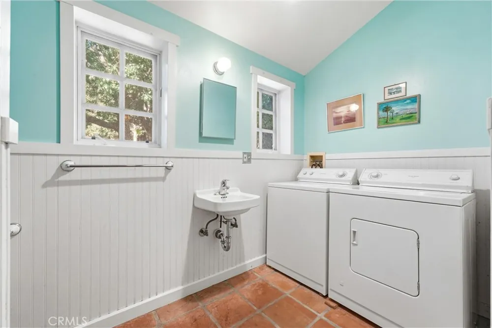 1749 West La Habra Heights, CA 90631