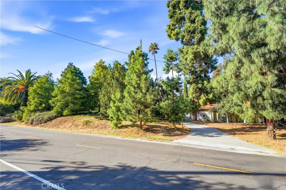 1749 West La Habra Heights, CA 90631