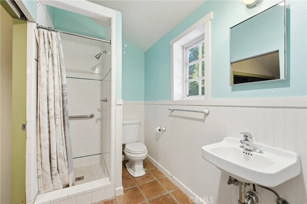 1749 West La Habra Heights, CA 90631