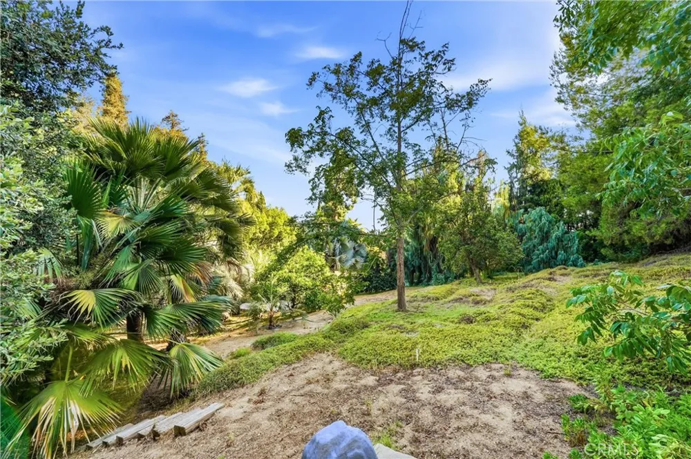 1749 West La Habra Heights, CA 90631