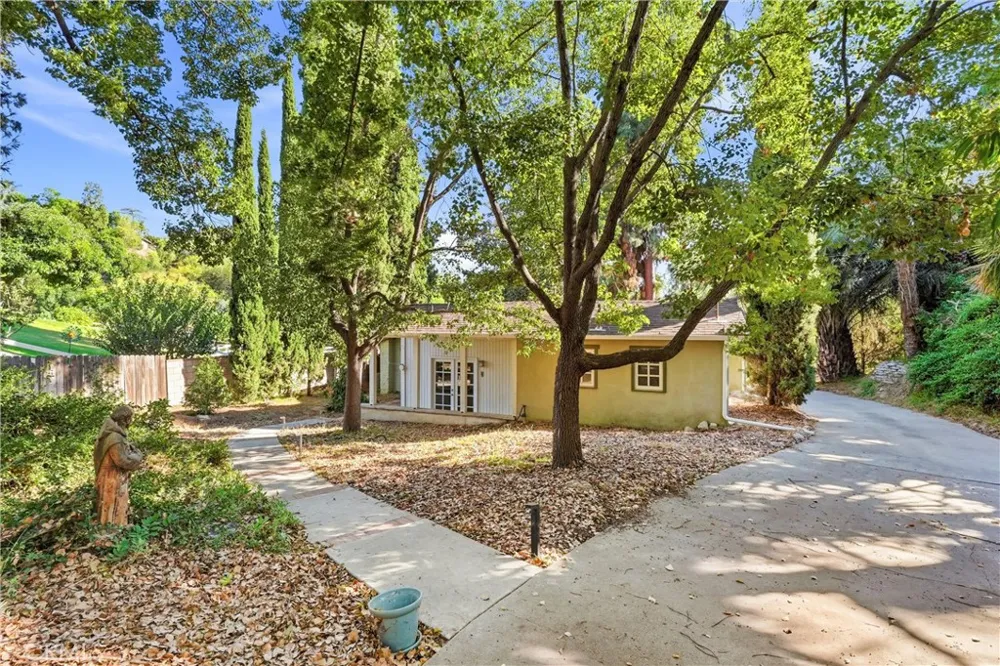1749 West La Habra Heights, CA 90631