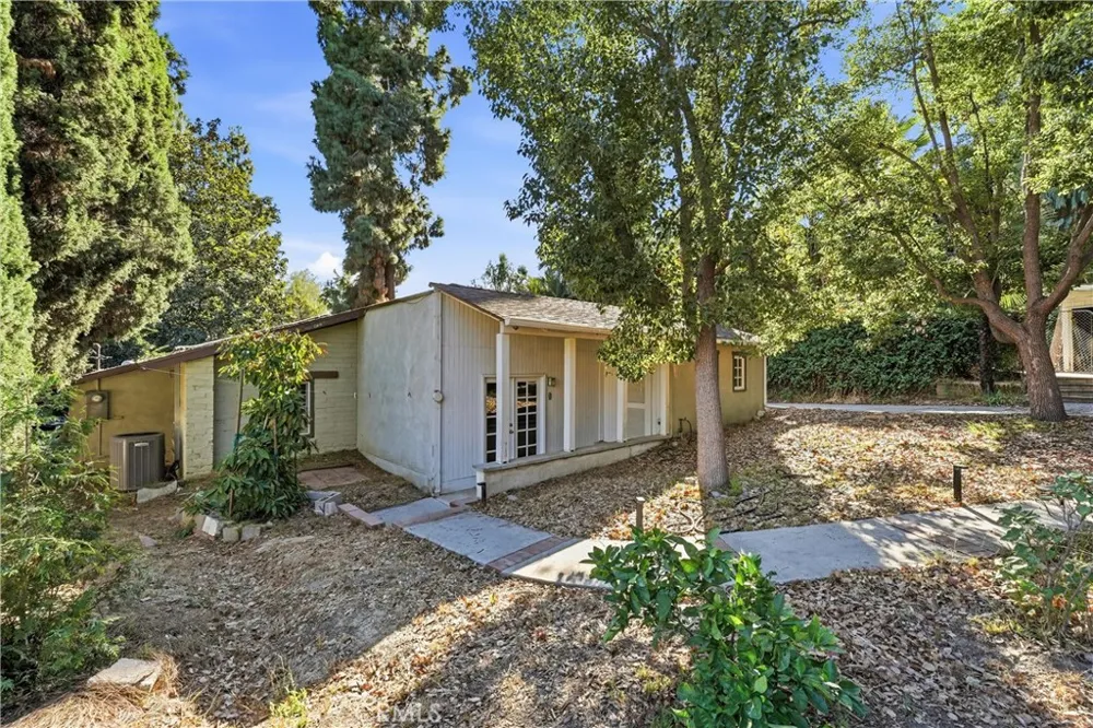 1749 West La Habra Heights, CA 90631