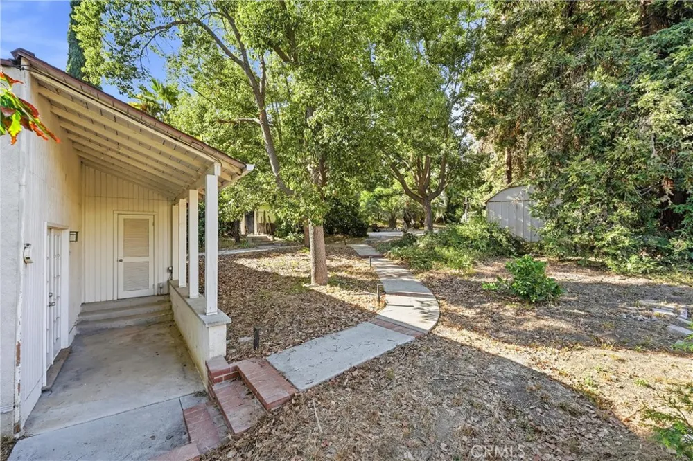 1749 West La Habra Heights, CA 90631