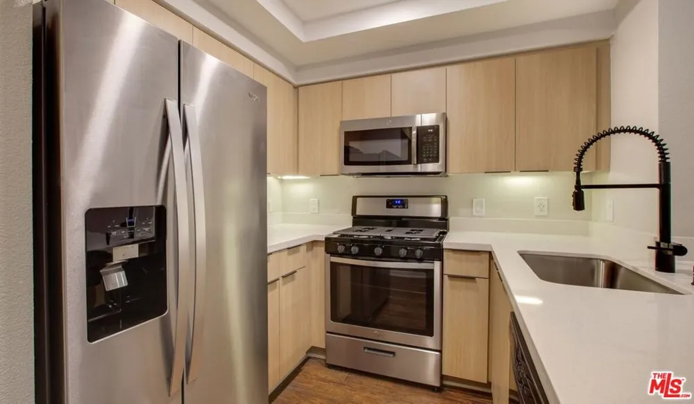 7660 Beverly Boulevard #115 Los Angeles, CA 90036
