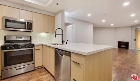 7660 Beverly Boulevard #115